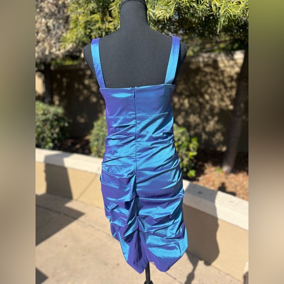 Sangria, Blue Ruched Cocktail Dress - Picture 3 of 8